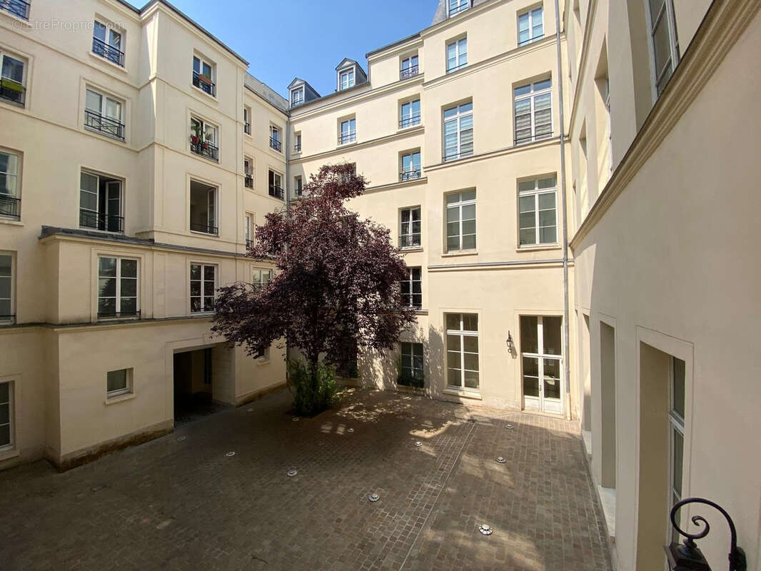 Appartement à PARIS-3E