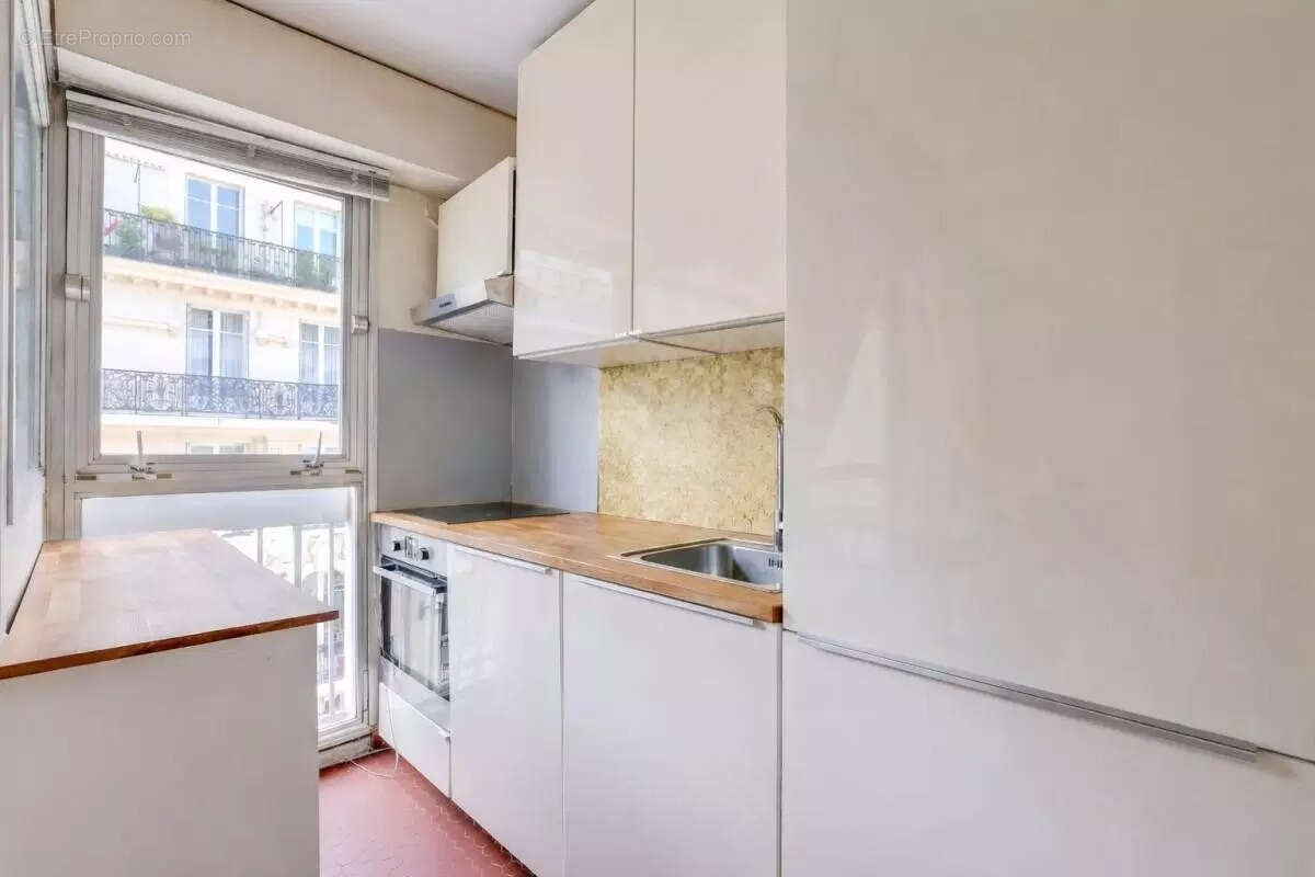 Paris 16ème - Pompe - 48m² + 6m² balcon - photo 10