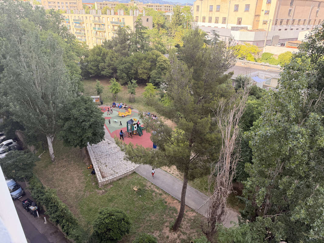 Appartement à MARSEILLE-4E