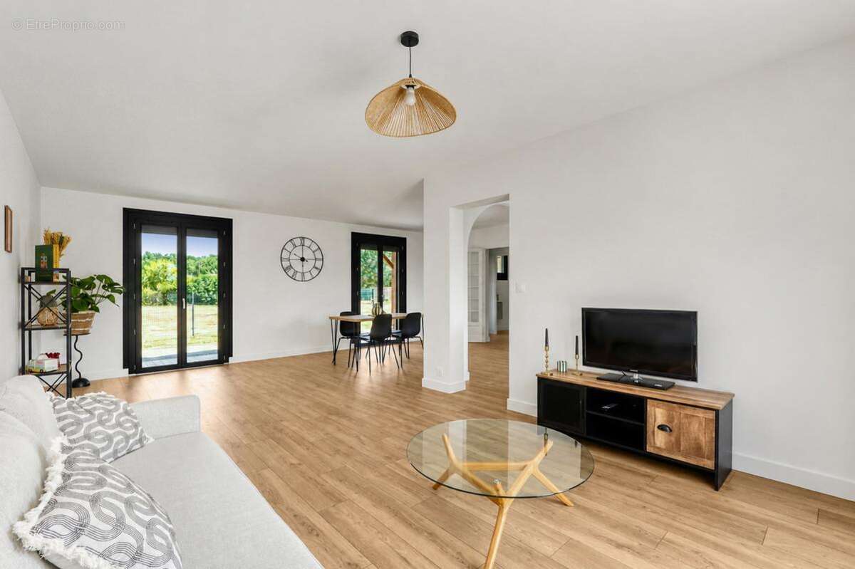 Maison 160 m² à Plaisance-Du-Touch  - photo 8