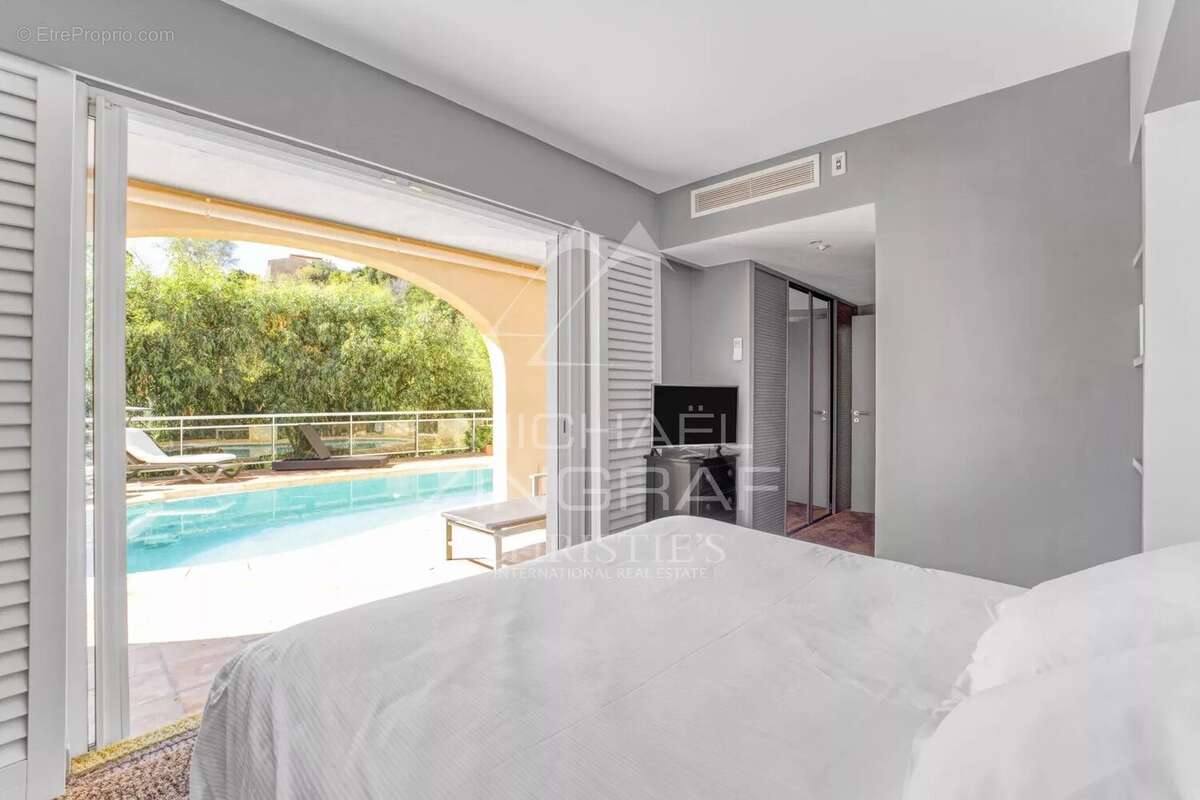 Maison à MANDELIEU-LA-NAPOULE