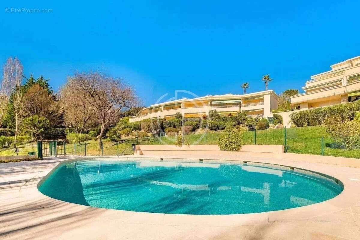 Appartement à MANDELIEU-LA-NAPOULE