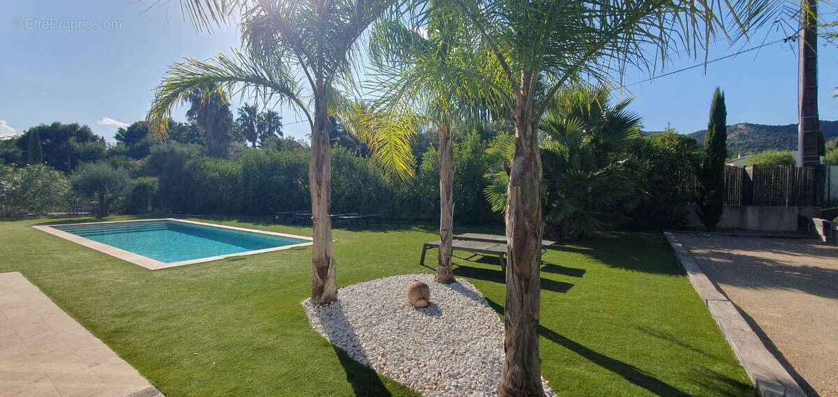 Maison à PLAN-DE-LA-TOUR