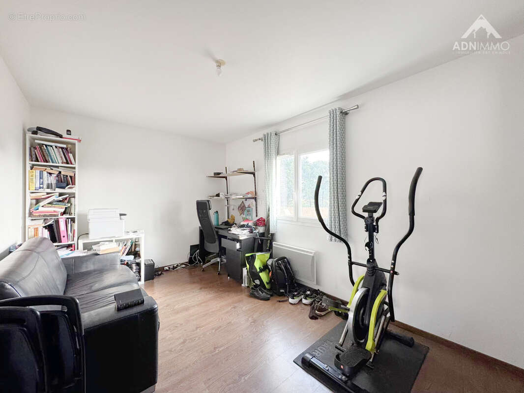 Maison à SAINT-GENIS-POUILLY