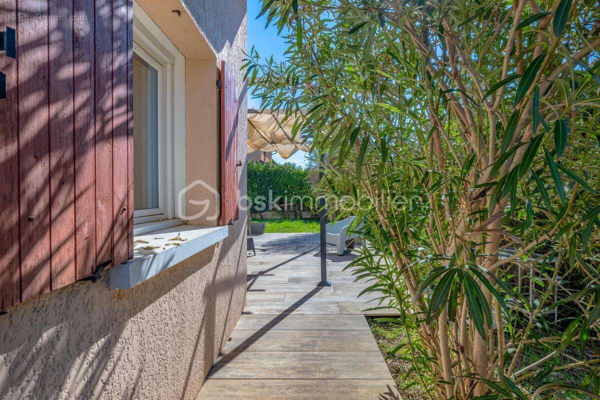 Maison à VAULX-EN-VELIN