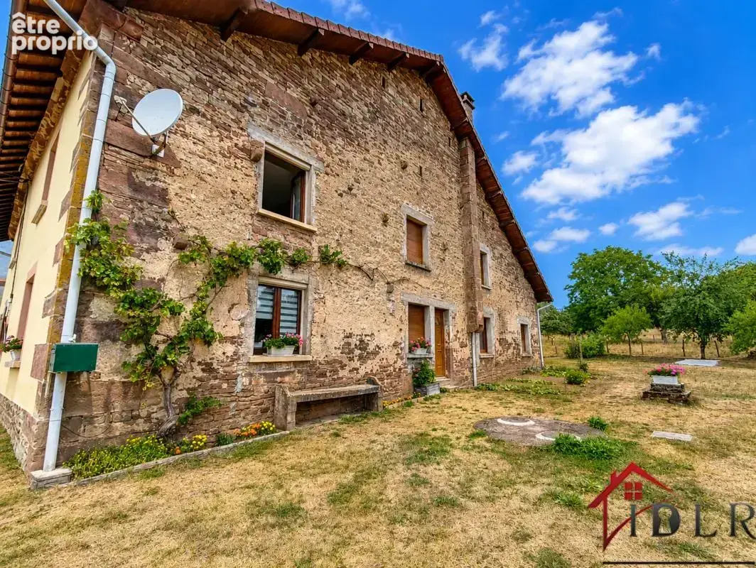 Maison de village - 131 m2 habitables + potentiel 331 m2 - D - photo 2