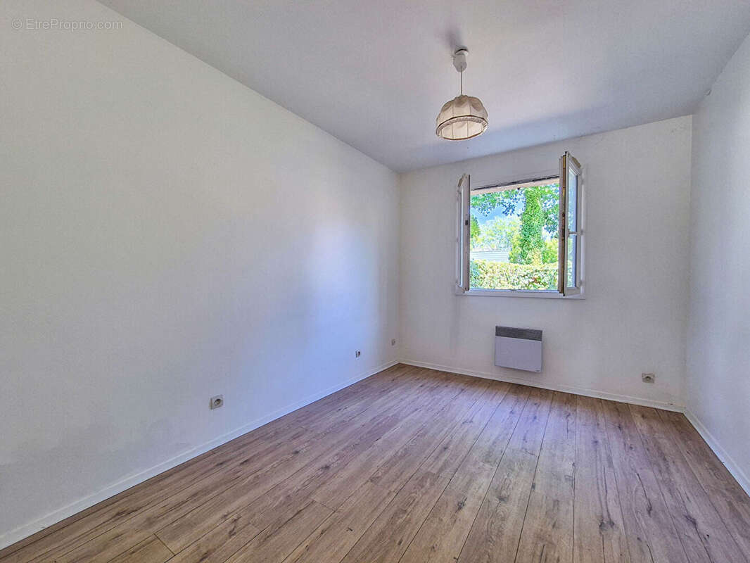 DAMMARIE-LES-LYS, proche gare de Melun, Appartement 3 pièces avec deux jardins - photo 9