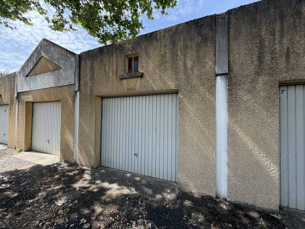 Parking à ESPERAZA