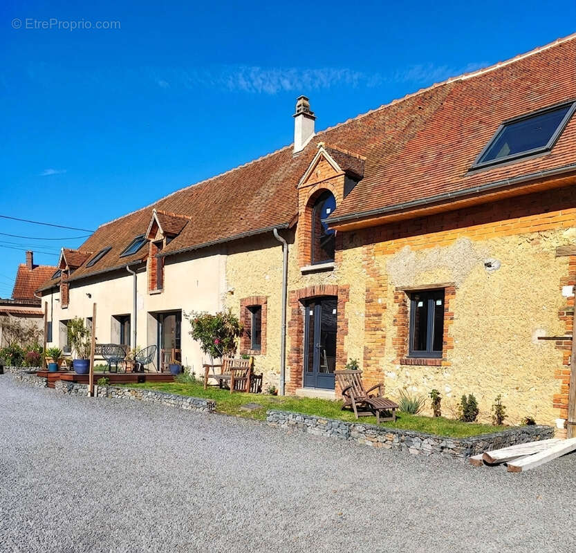 Maison à EPERNON