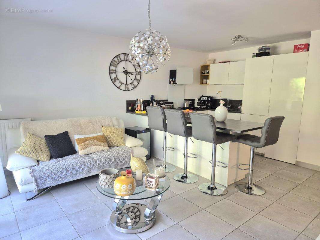 Appartement à LA COLLE-SUR-LOUP