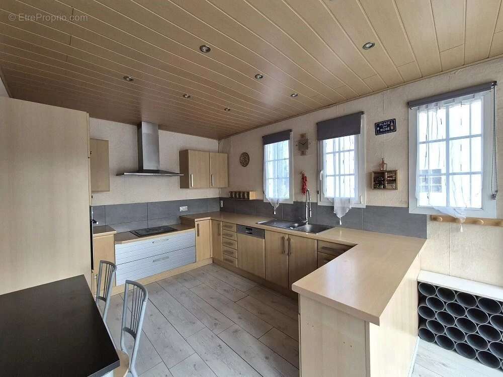 Maison à BEAUNE-LA-ROLANDE