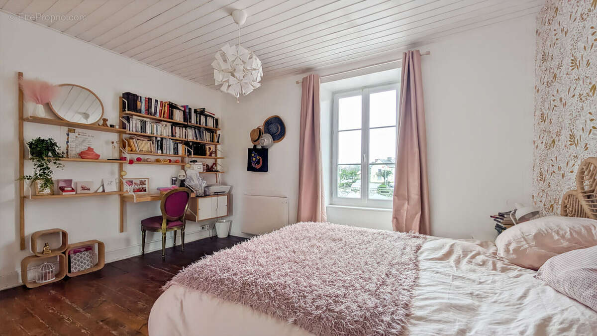 Maison à LA CHAPELLE-AUX-FILTZMEENS