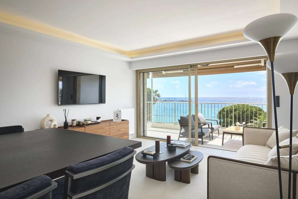 Cannes Croisette  Superbe Appartement 3 pièces Vue Mer - photo 4