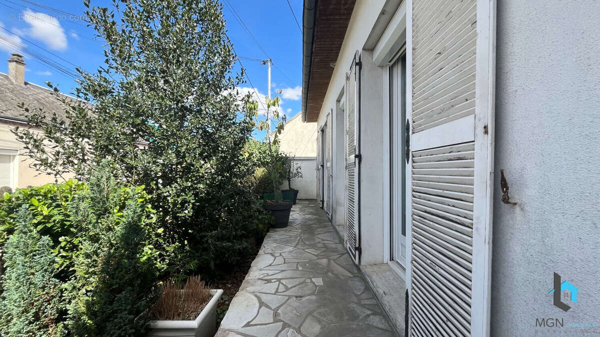 Maison à SANCHEVILLE