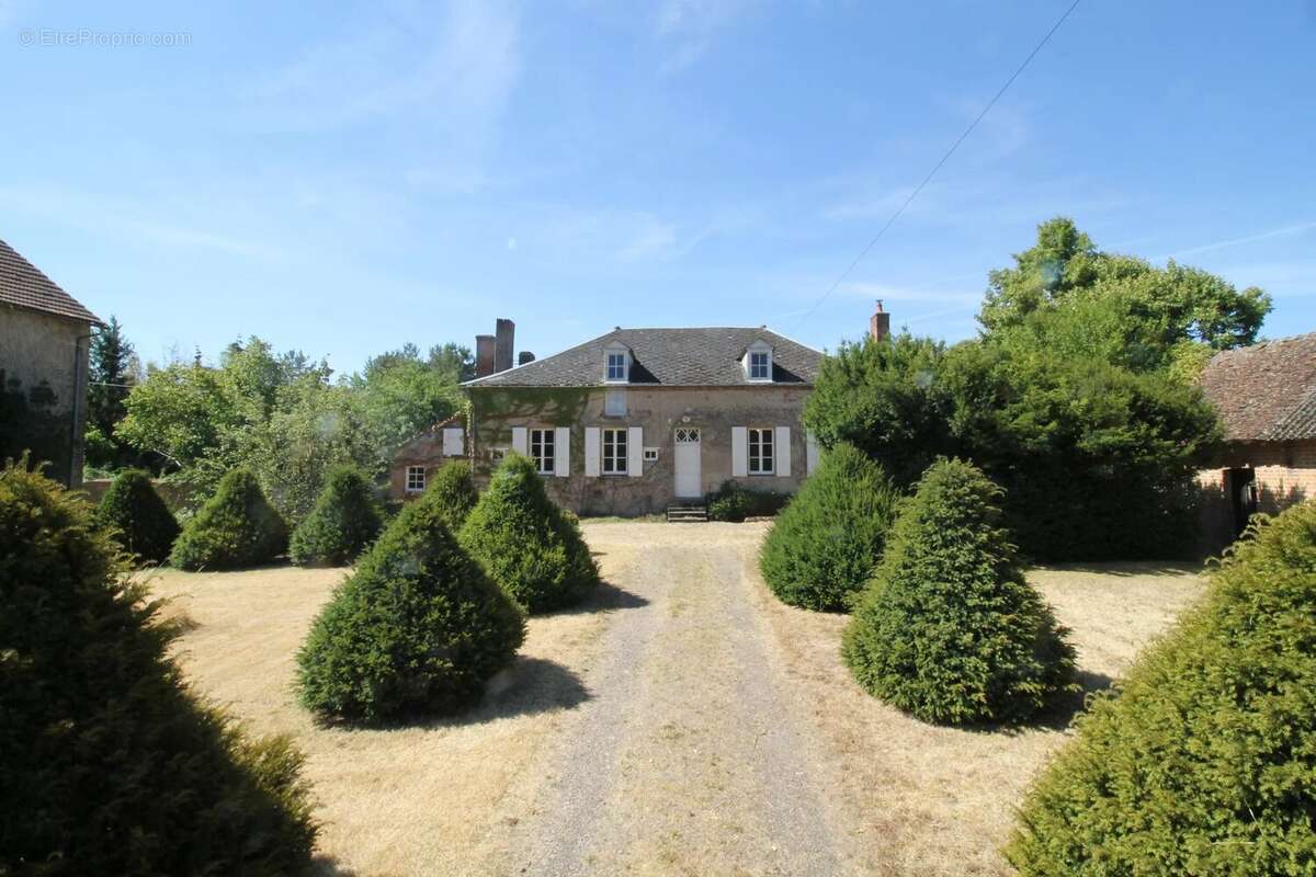 Domaine d'exception avec de grands potentiels à vendre en Bourgogne - photo 2