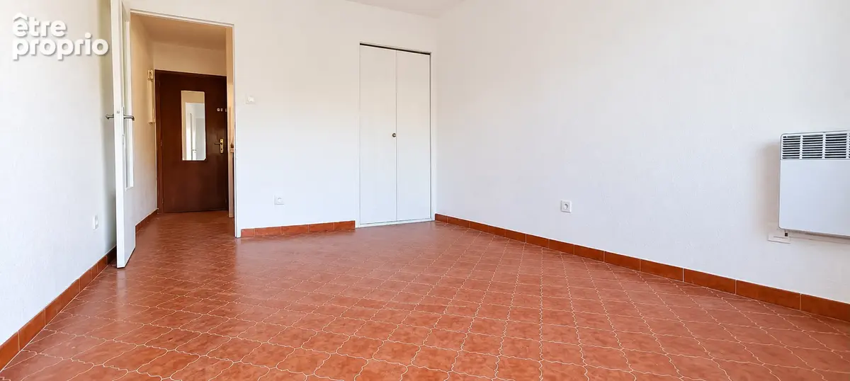 ** Résidence Avec Ascenseur ** APPARTEMENT 1 Pièce en bon état Général ** (83430) SAINT MANDRIER SUR MER ** - photo 5