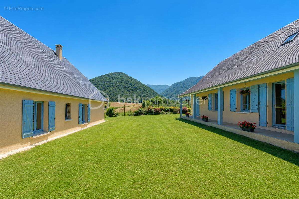 Maison à LOURDES