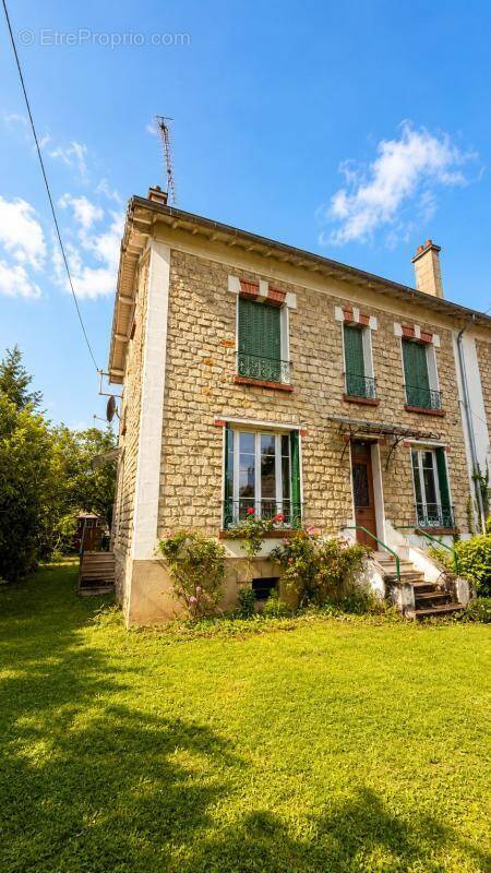 Maison à LIZY-SUR-OURCQ