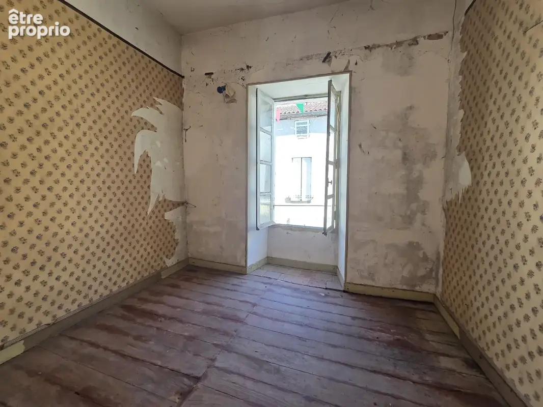 Immeuble de caractère avec potentiel d'aménagement au cœur du village - photo 7