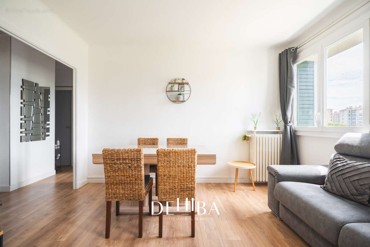 Appartement à MARSEILLE-8E