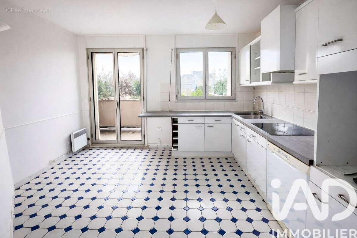 Photo 4 - Appartement à COURBEVOIE