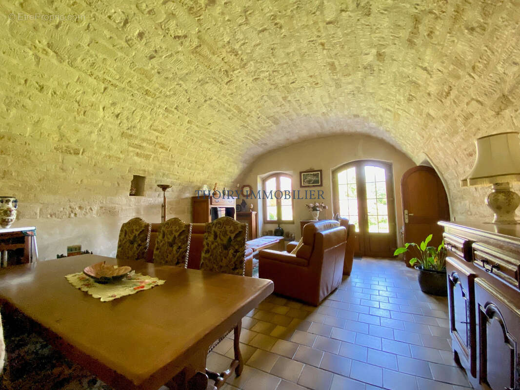 Maison à THOIRY