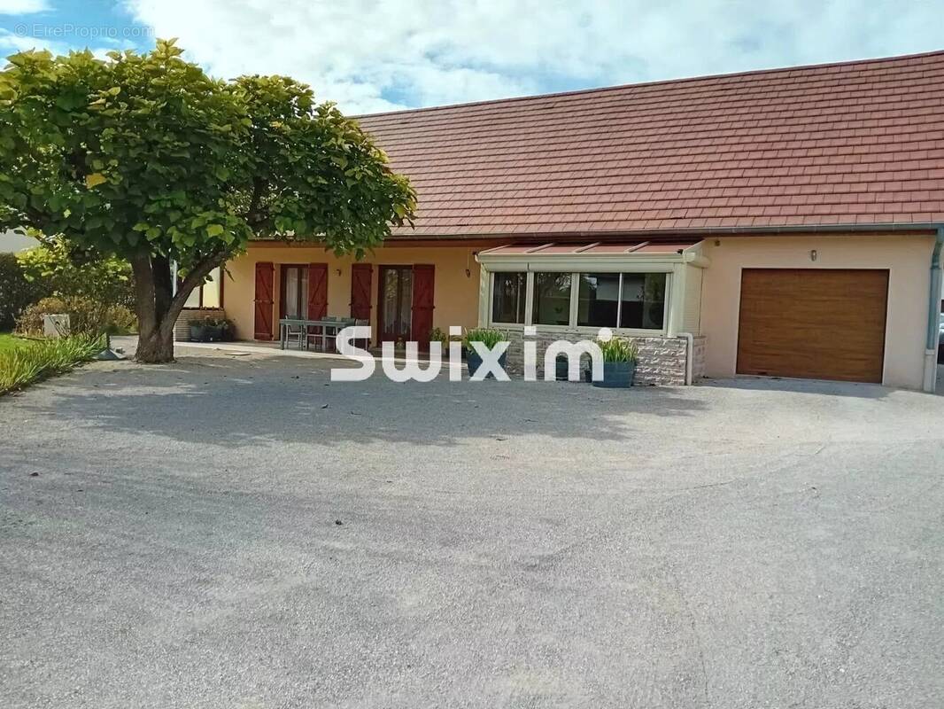 Maison à SAINT-MARTIN-EN-BRESSE