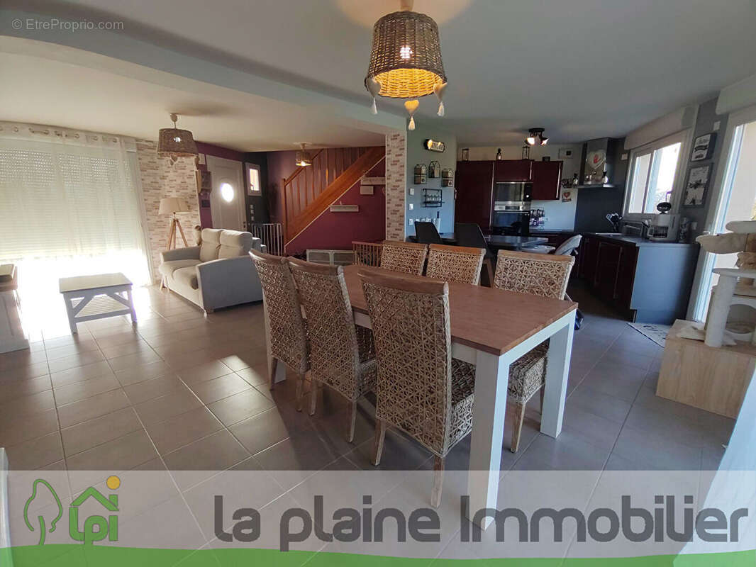 Pavillon sur sous-sol avec 6 chambres - photo 2