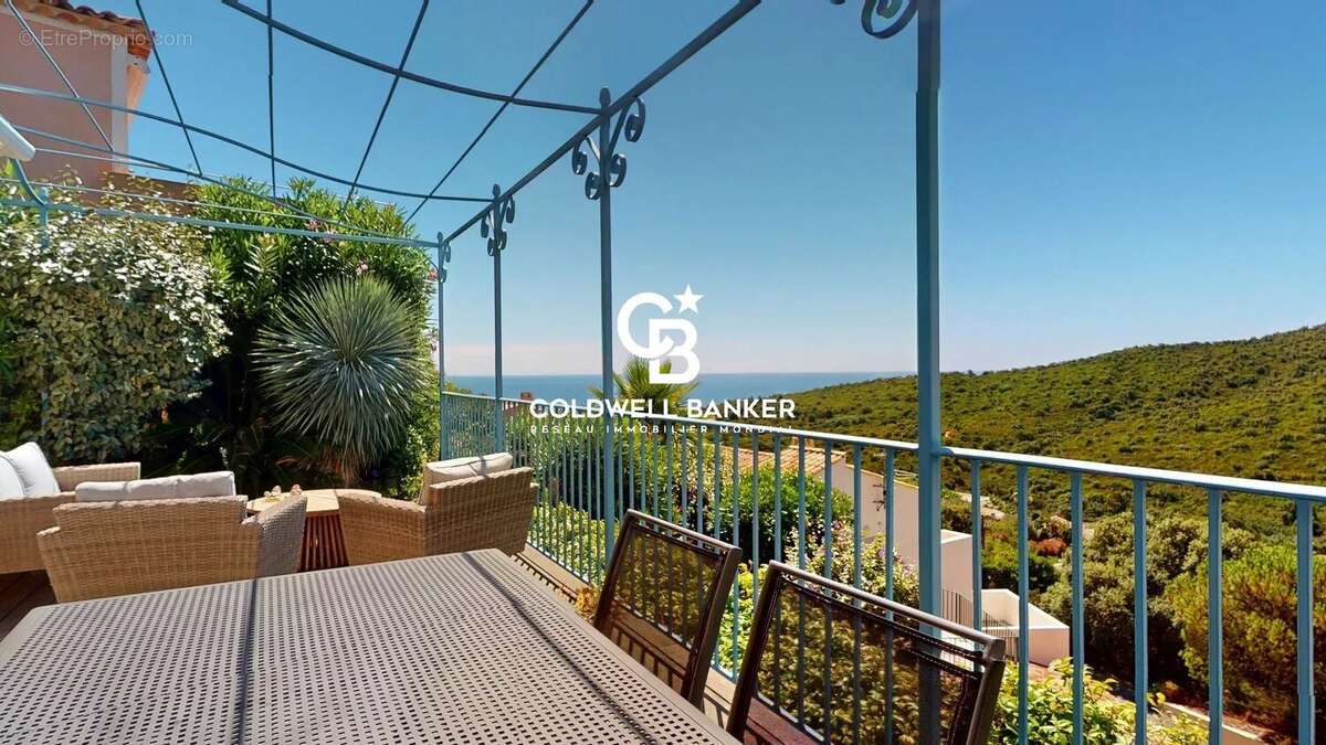 Maison à CAVALAIRE-SUR-MER