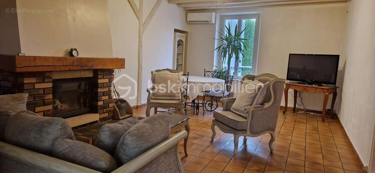 Maison à CLOS-FONTAINE