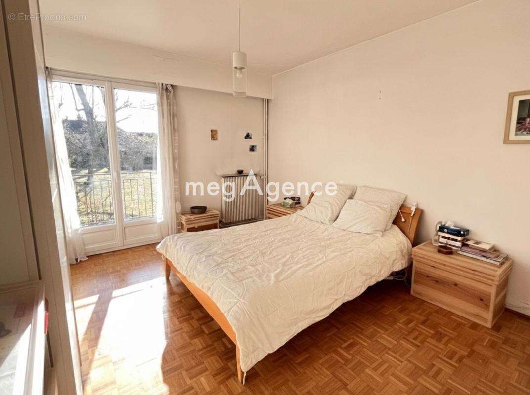 Appartement à SAINT-NOM-LA-BRETECHE