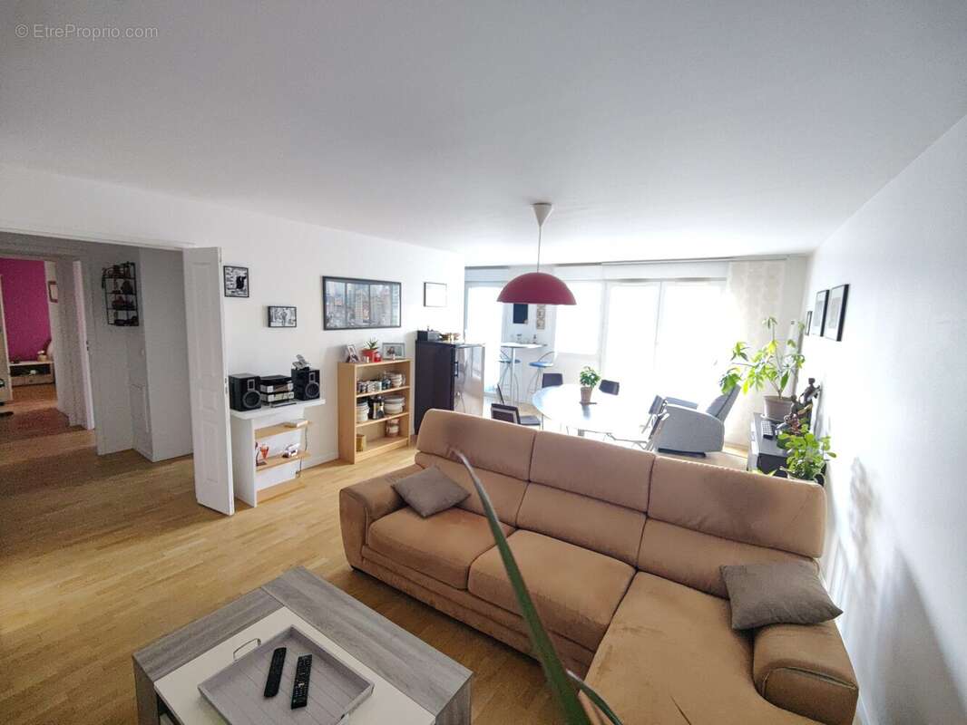 Appartement à PARIS-20E