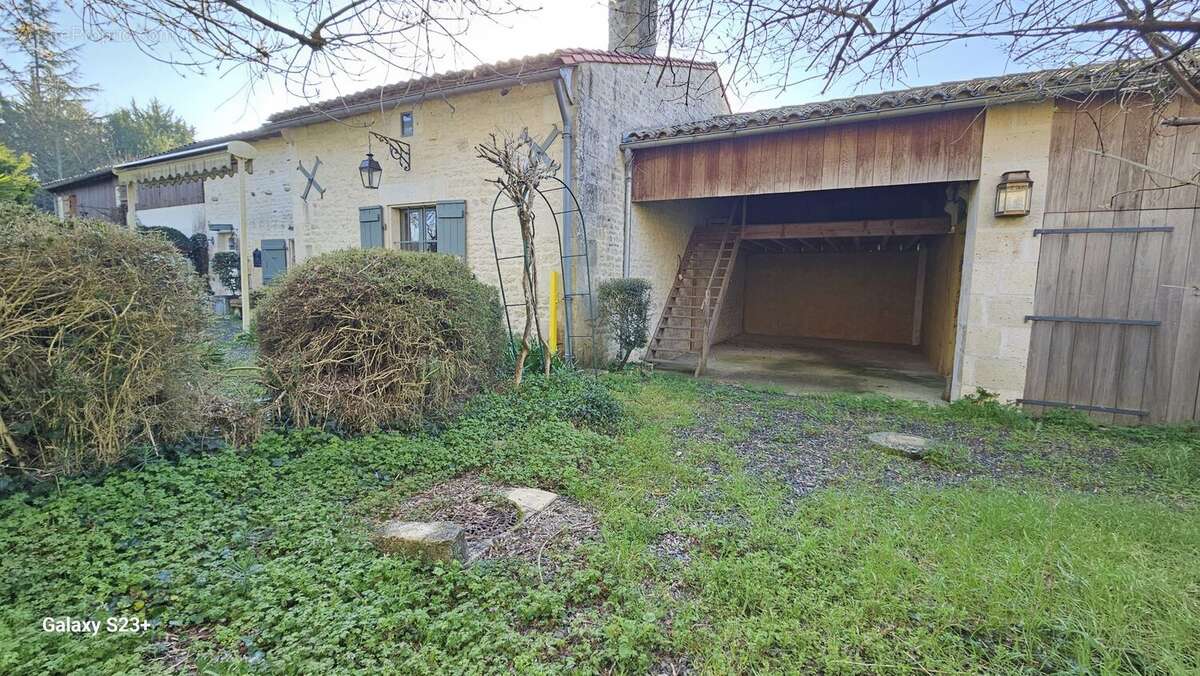 Maison à COULON