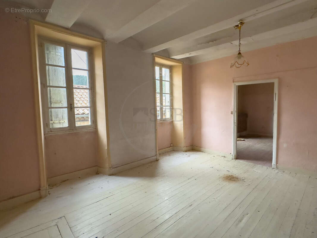 Maison à LARGENTIERE