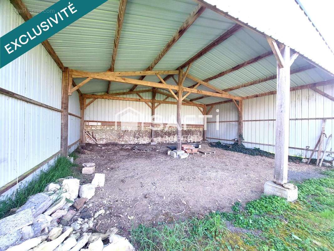 Photo 4 - Parking à CEAUX-EN-LOUDUN