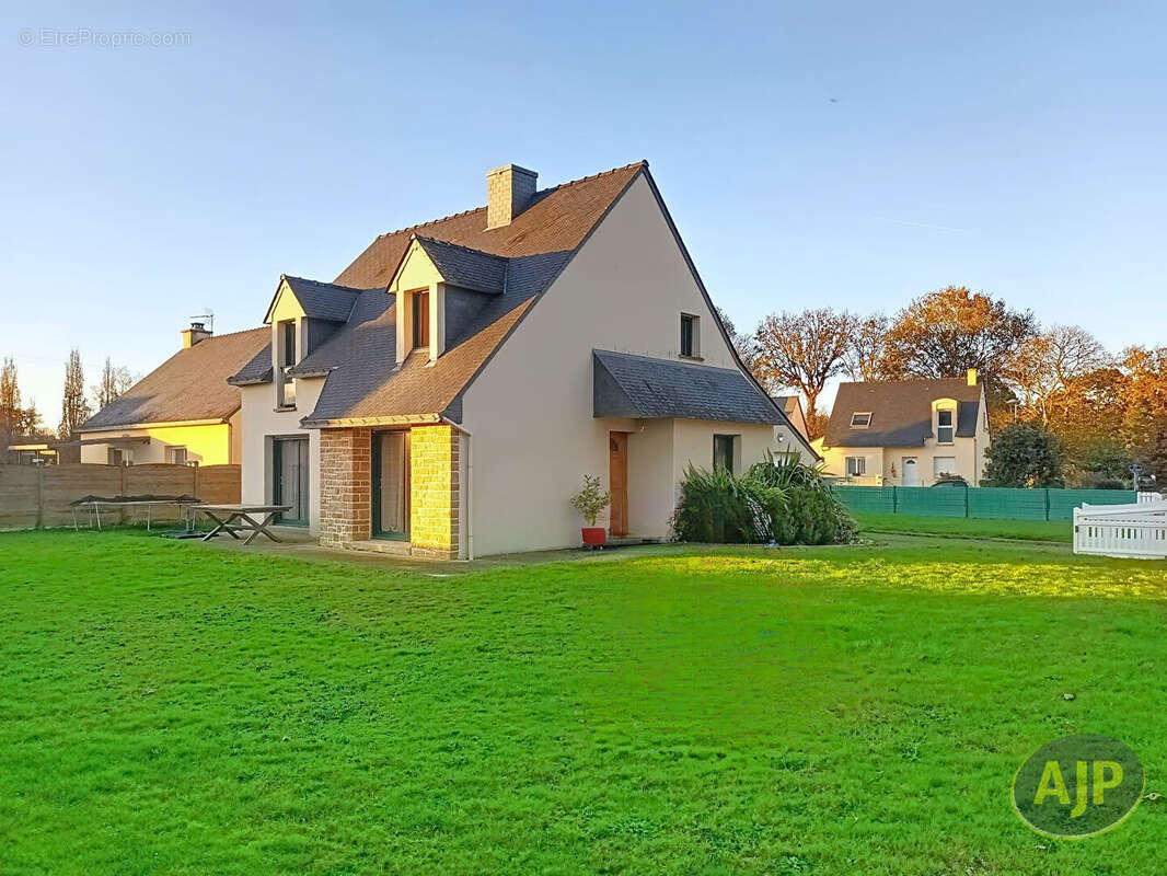 Maison à MALESTROIT