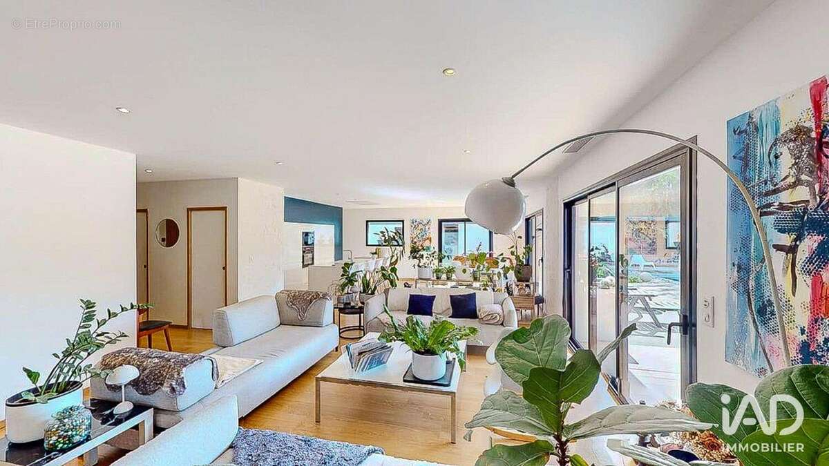 Maison 230 m² à Urrugne  - photo 9