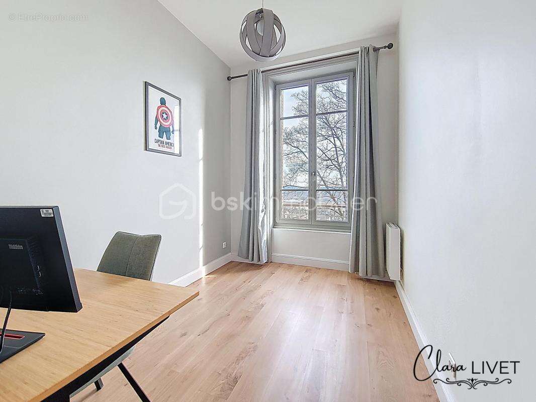 Appartement à LIMAS