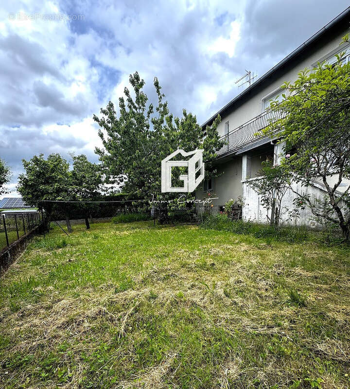 Maison à LUC-LA-PRIMAUBE