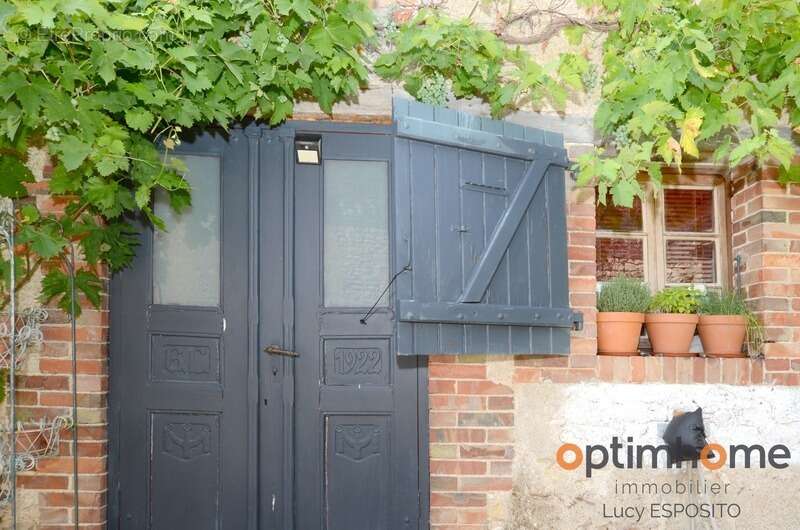  Charmante maison en pierre avec dépendance à rénover – Cœur de Saint-Laurent-de-Céris (Charente)  - photo 2