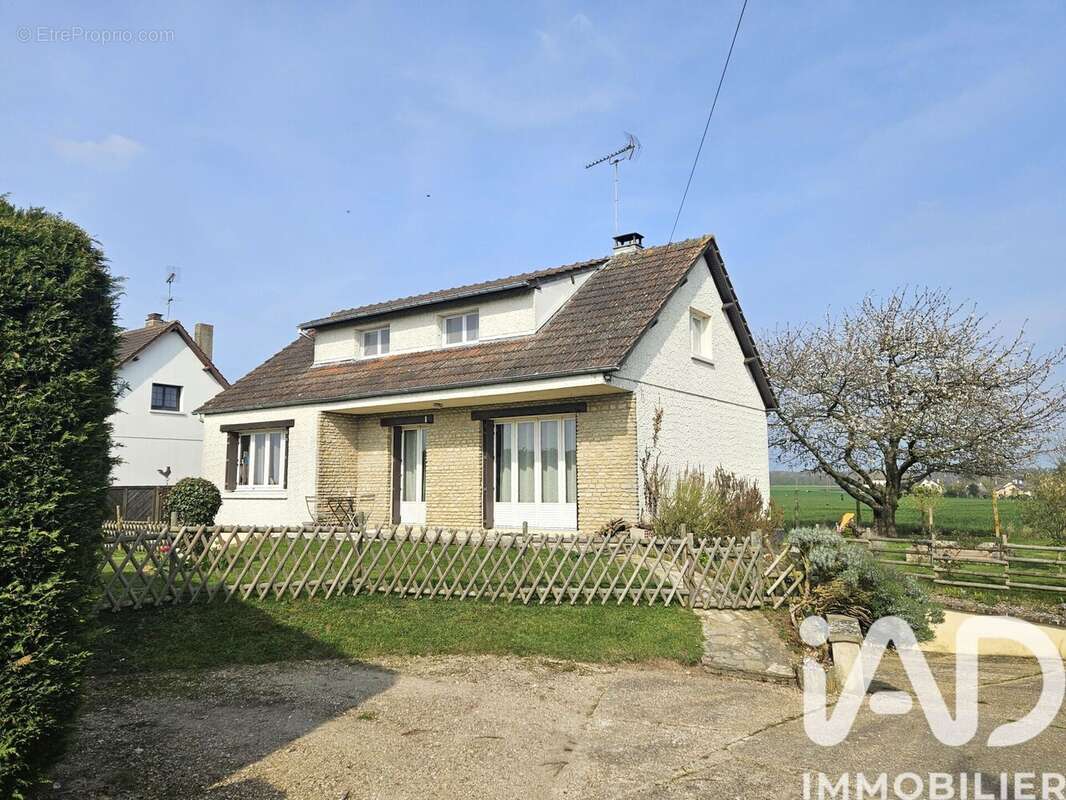 Photo 2 - Maison à AVIRON