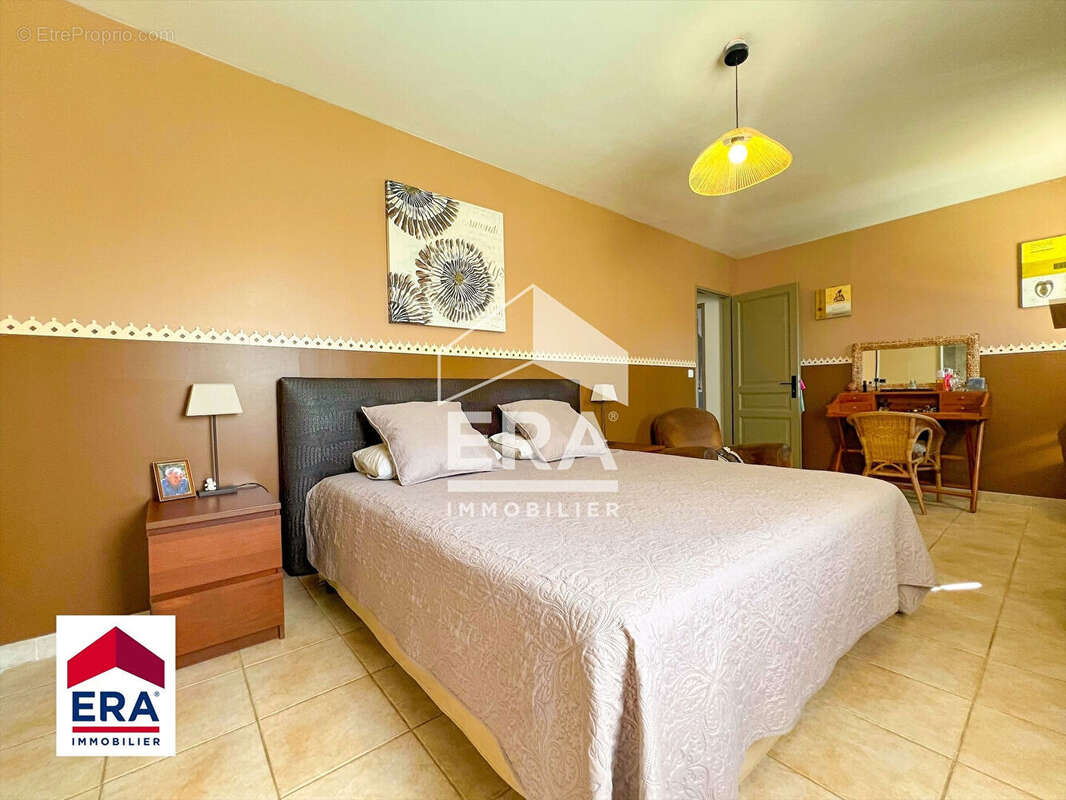 Maison à PERNES-LES-FONTAINES