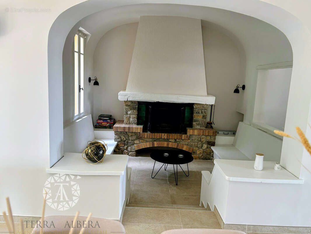 Maison à LAROQUE-DES-ALBERES