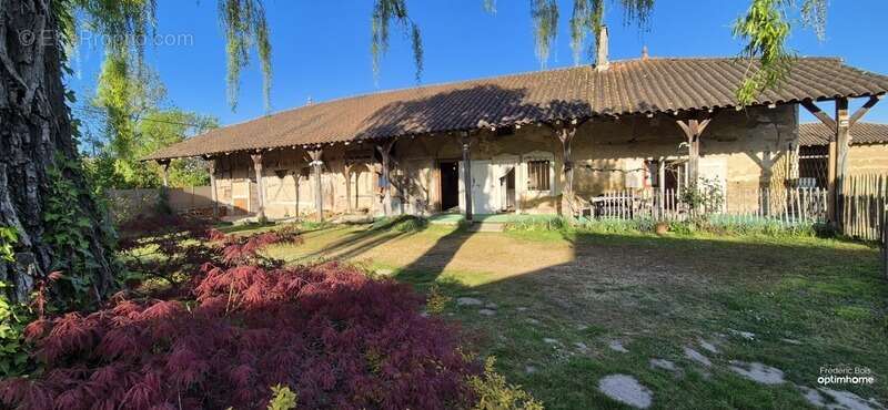 Maison à SAINT-GENIS-SUR-MENTHON
