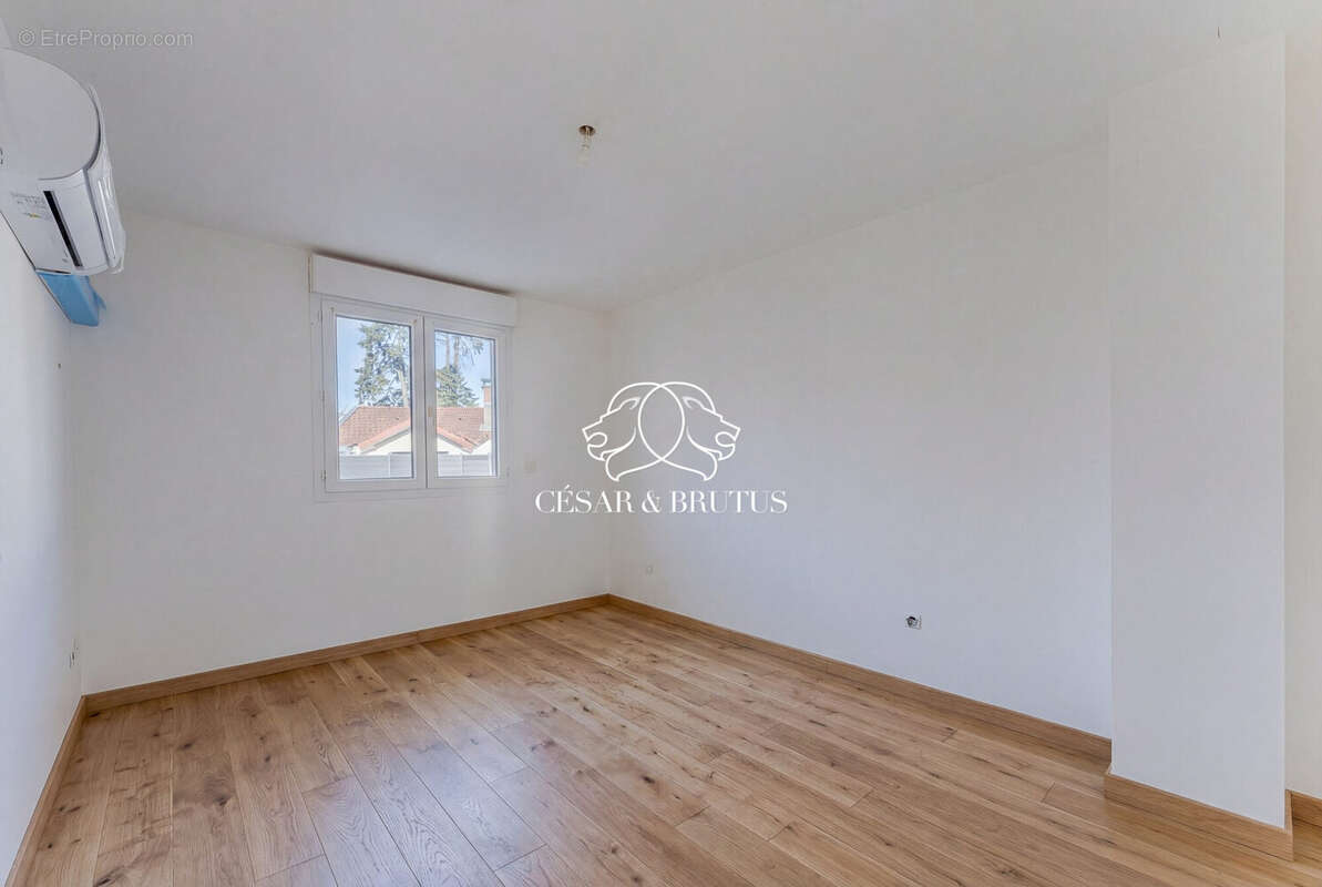 Maison à LA VERPILLIERE