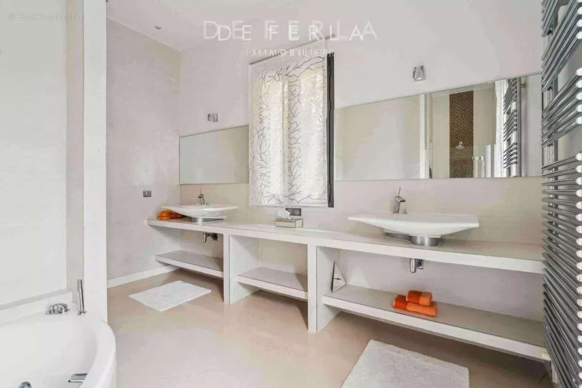 Maison à SAINT-MAUR-DES-FOSSES