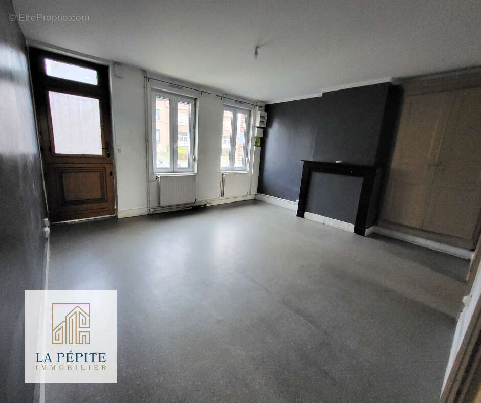 Maison à PONT-SUR-SAMBRE