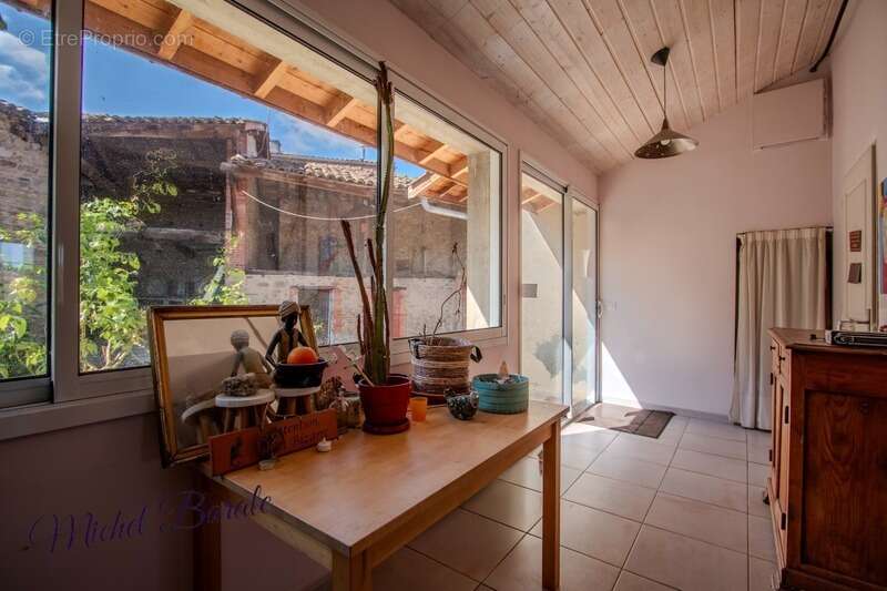 Ferme rénovée 205 m² – 6 chambres – terrain 16 000 m² – géothermie – vue – Montromant (69) - photo 8