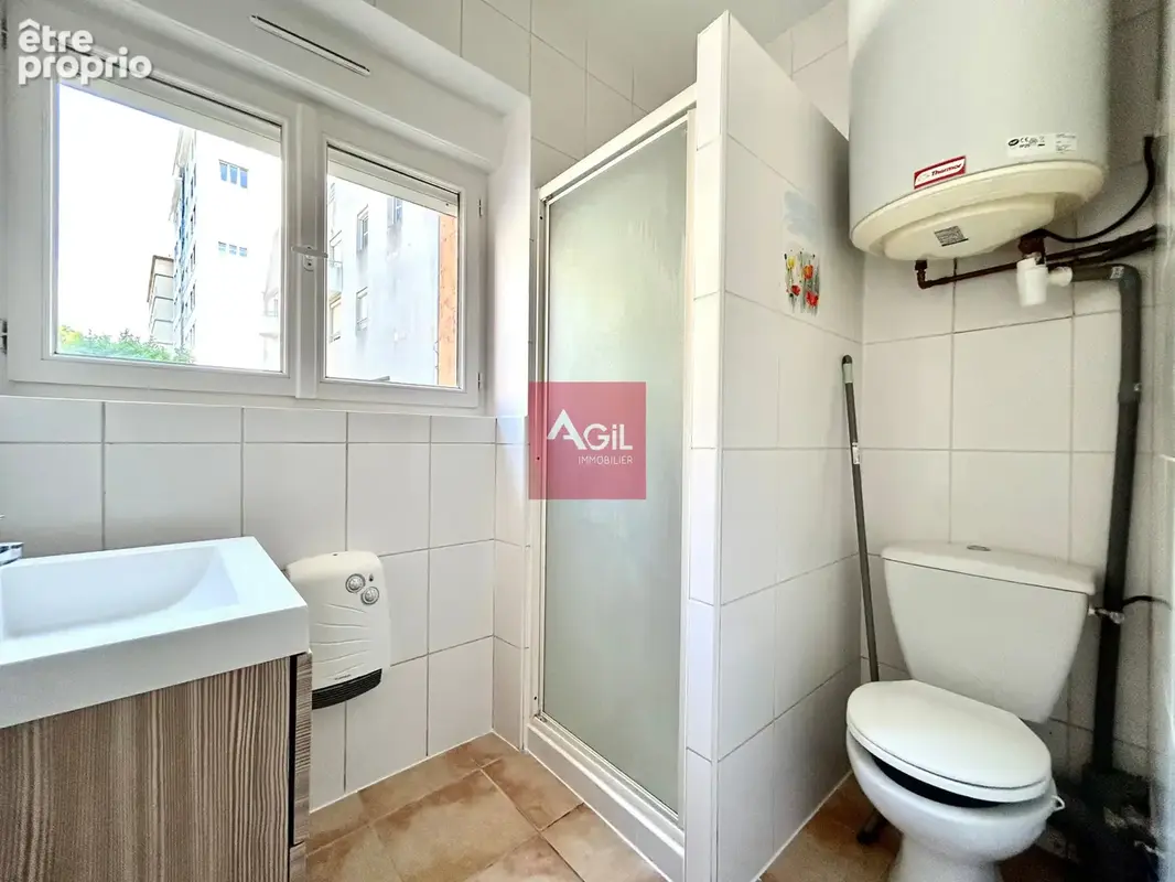 GRENOBLE - Rue Beethoven : Lot de trois appartements. - photo 11