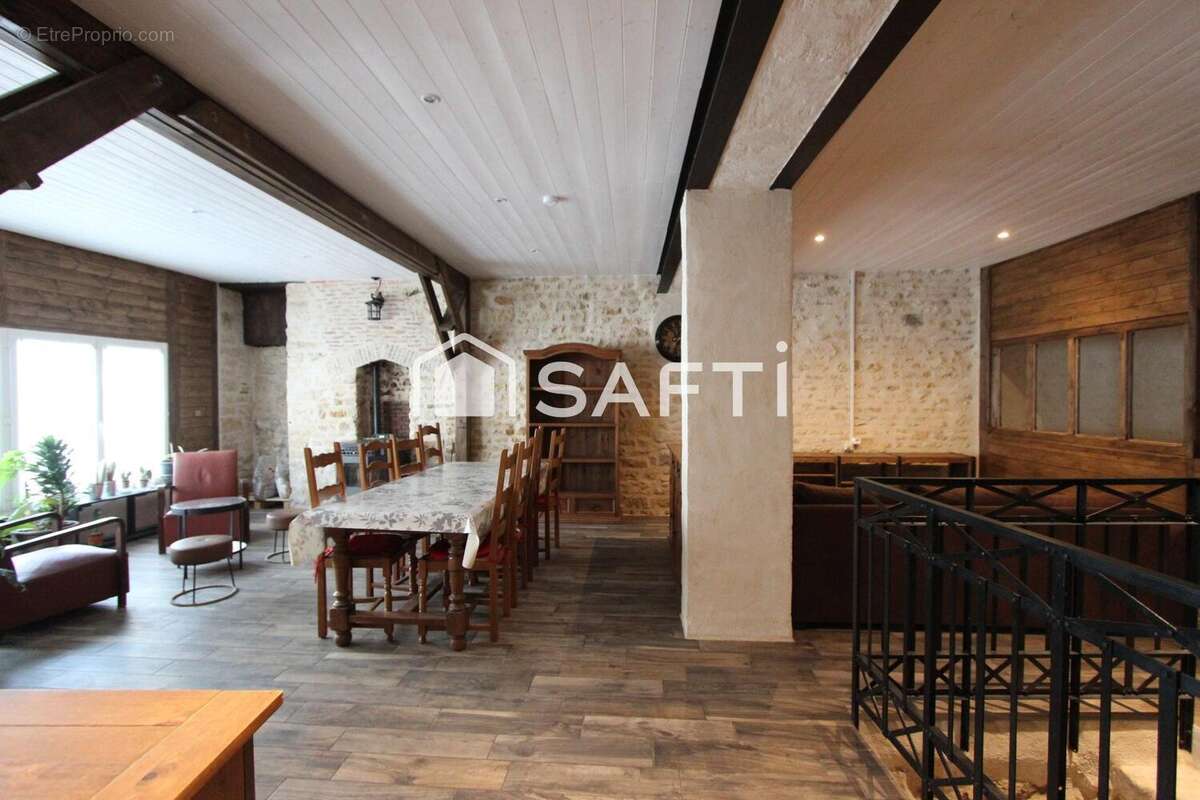 Photo 2 - Maison à LA CAILLERE-SAINT-HILAIRE